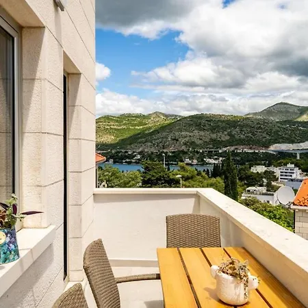 Diana: Bayside View Beauty - A Romantic Apartment Dubrovnik
